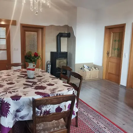 Ruhige Ferienwohnung Im Gutshaus Niederorschel Exterior foto